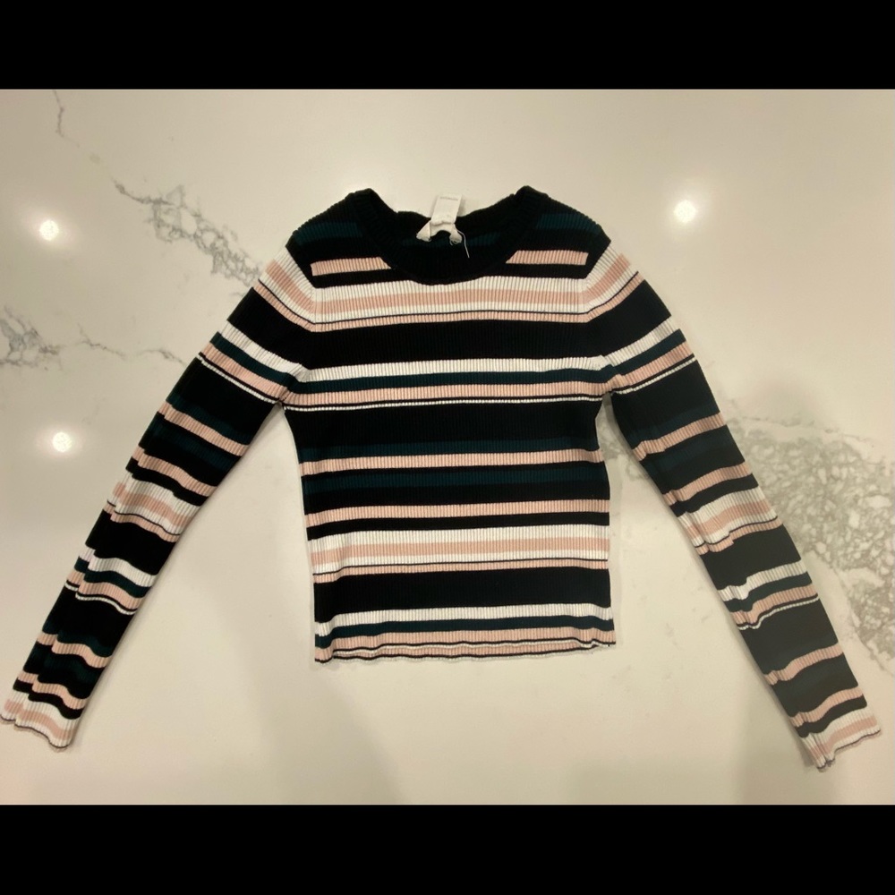 “4/$25” Long sleeve crop top